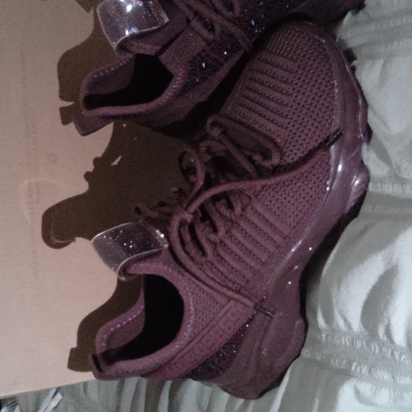 Shoes - Picture 1 of 3